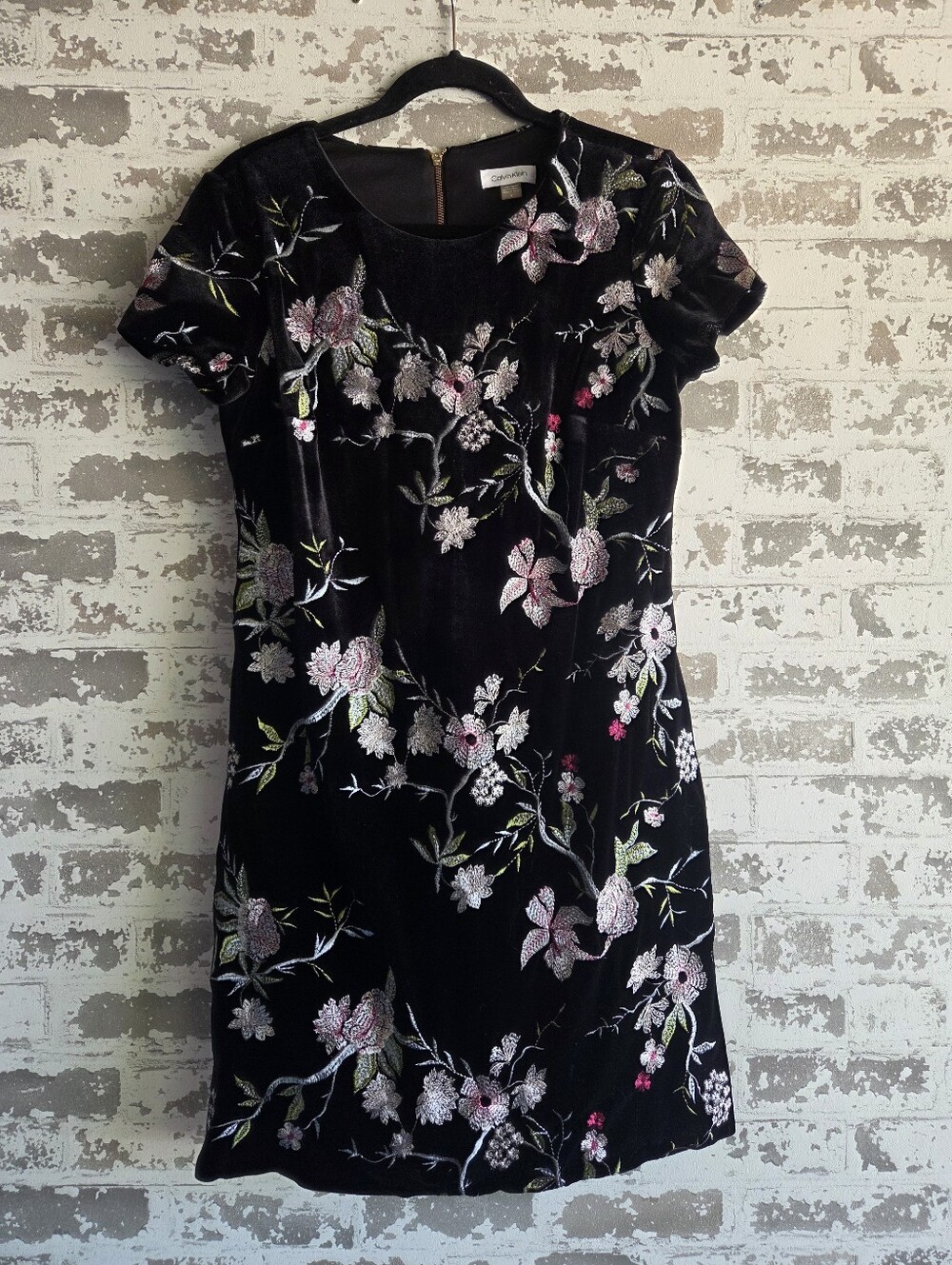 ​Calvin Klein Black Velvet Floral Embroidered Sheath Dress - Size 8